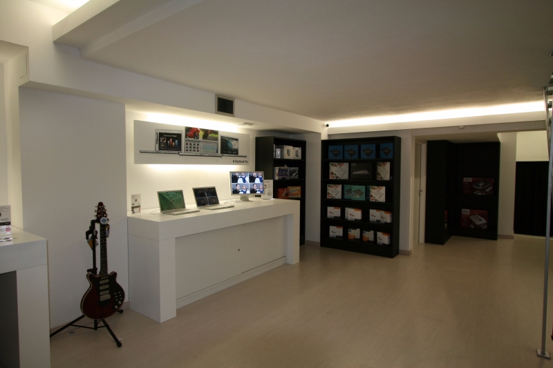 apt_15_negozio_2